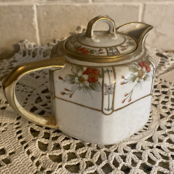 Vintage Creamer, hand painted, excellent condition. - Picture 4 of 8